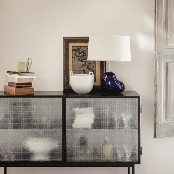 Aparador Haze, Cashmere, vidrio ondulado Ferm Living