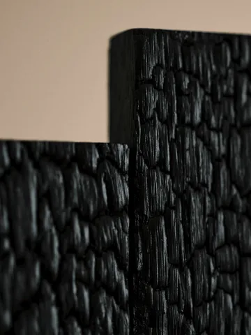 Armario de pared Koh - Black, 43,5x27,5x81,4 cm - Ferm Living