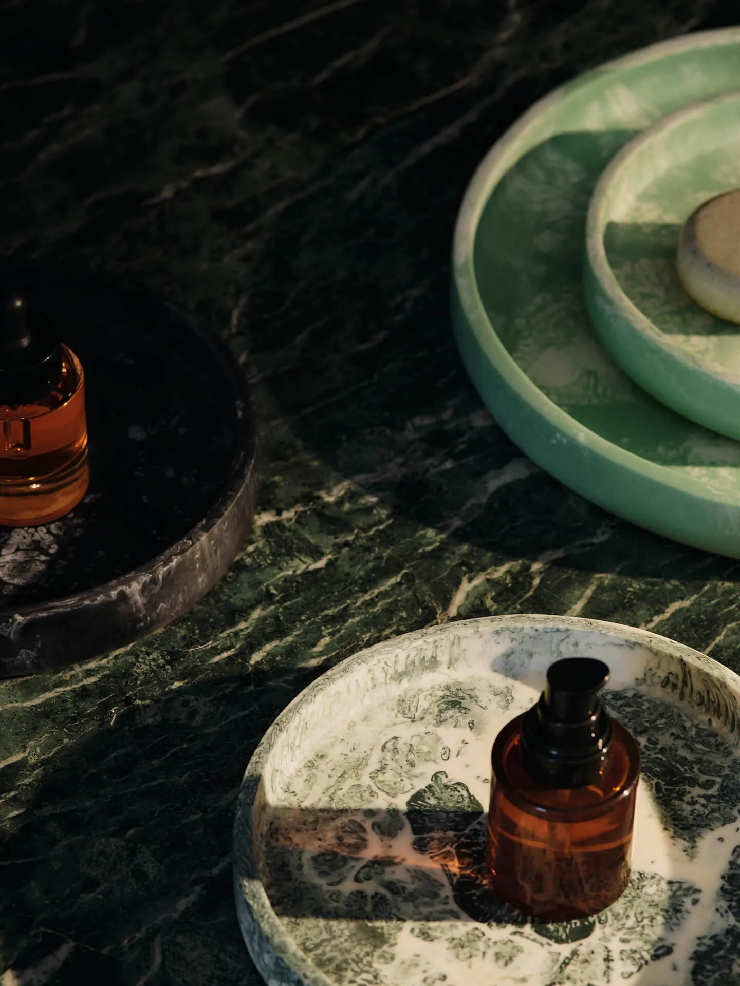 Bandeja decorativa Mist Ø20 cm, Emerald-off-white Ferm Living