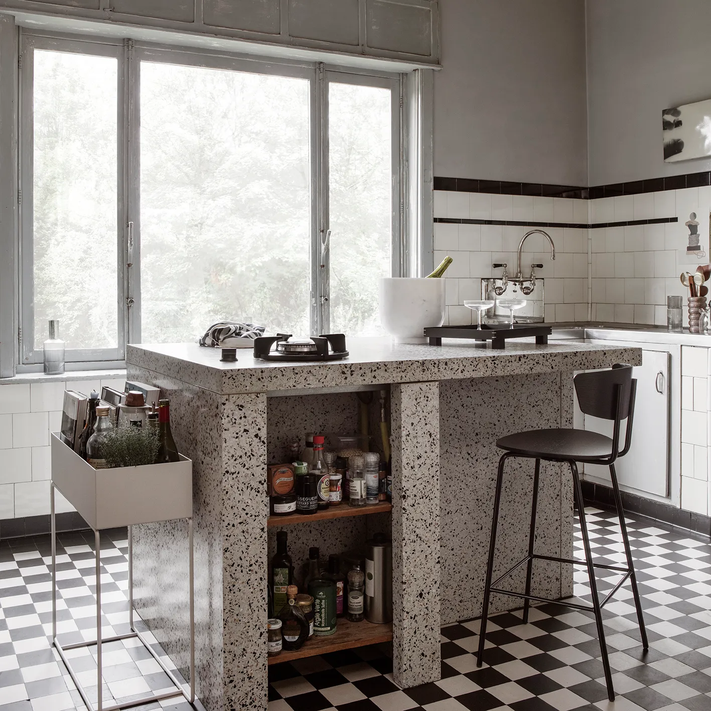 Bandeja madera Bon small, Roble teñido de negro Ferm Living