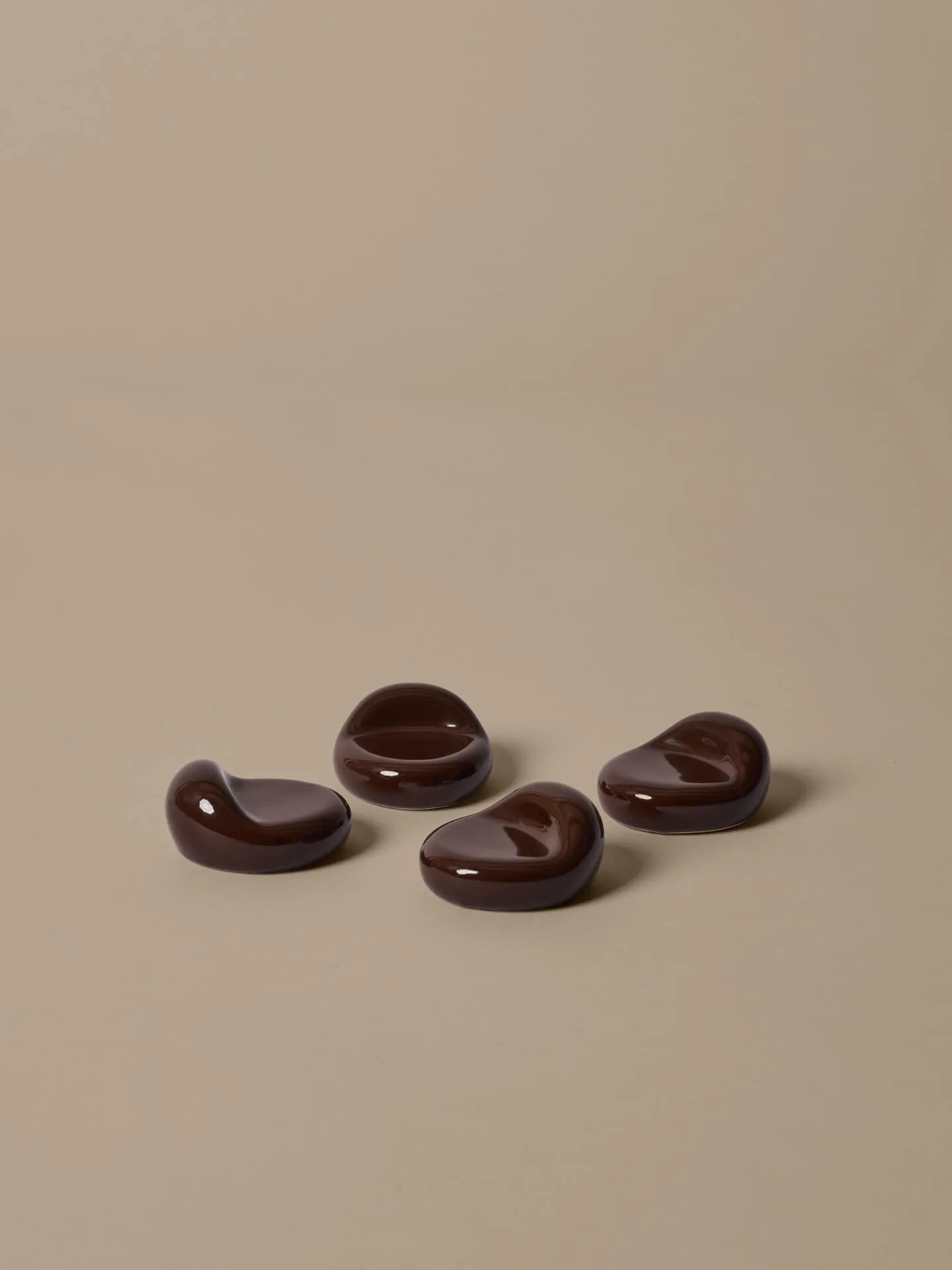 Base Nube para maceta, 4-pack, Carob brown Ferm Living