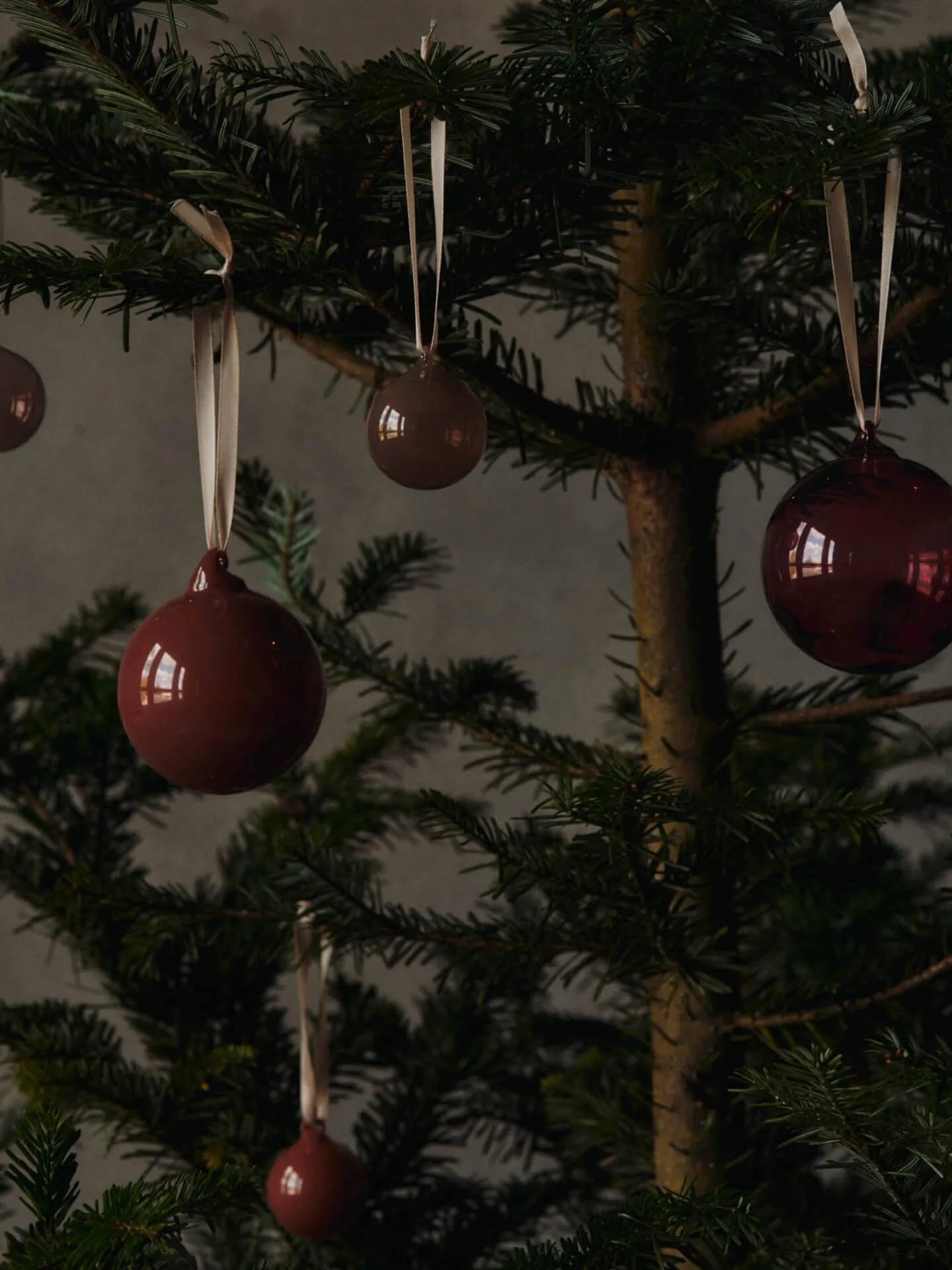 Bola Glass bauble L Ø10 cm 3 piezas, Roseate Translucent Ferm Living