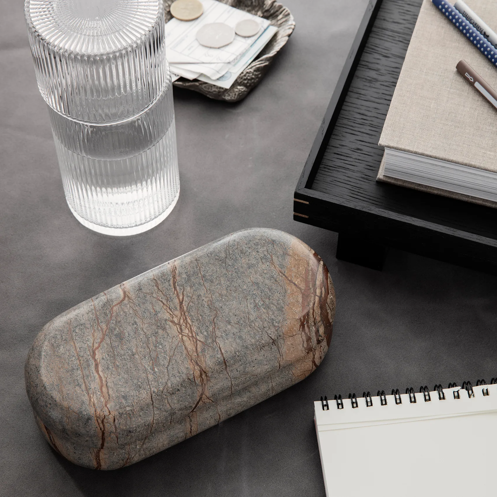 Caja almacenamiento Bendum, mármol marrón Ferm Living