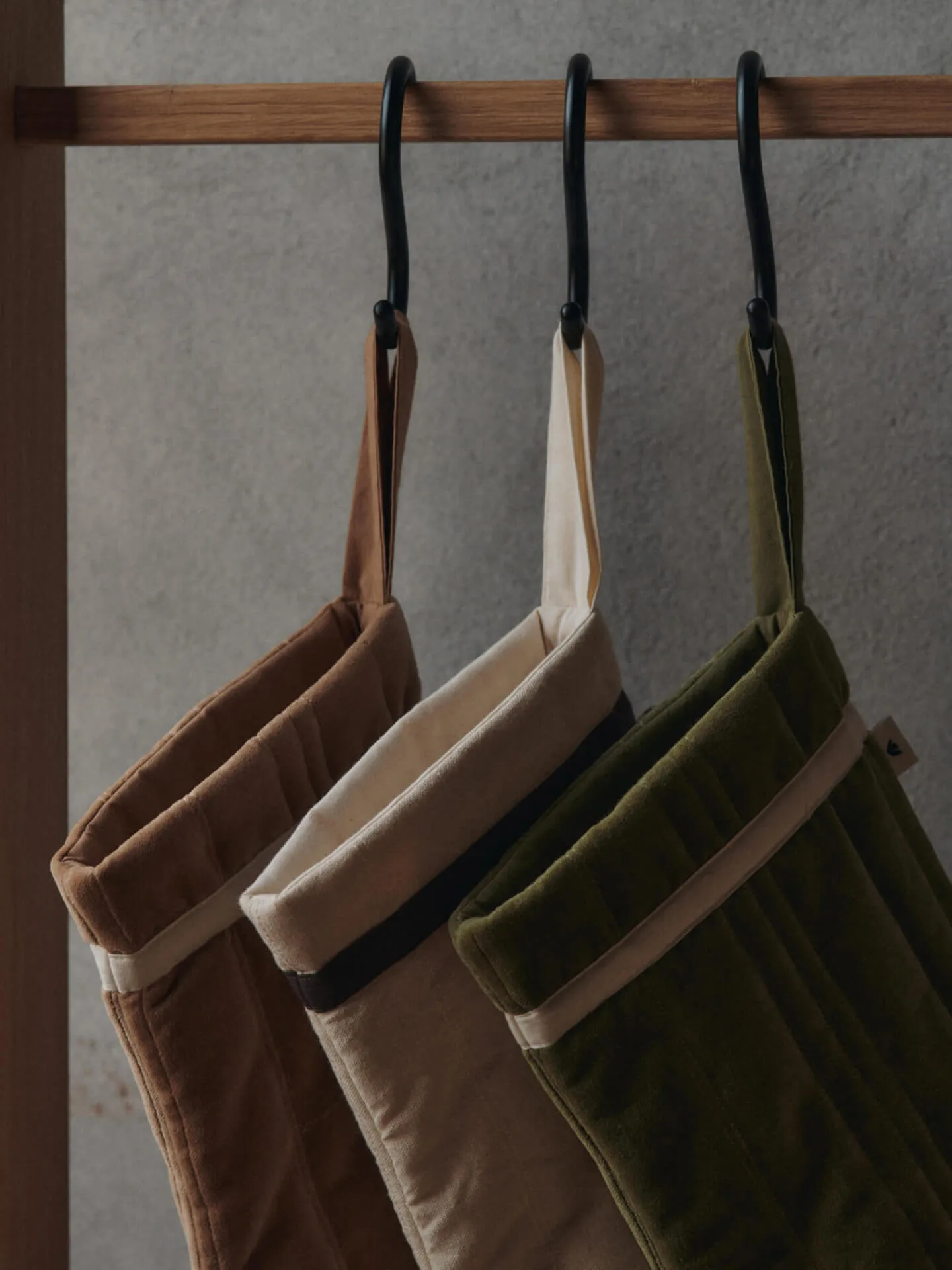 Calcetín navideño Vari quilted, Velvet-tan Ferm Living