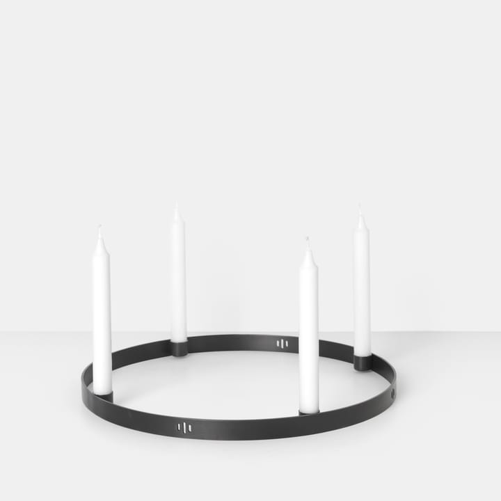 Candelabro Circle latón negro, grande Ferm Living