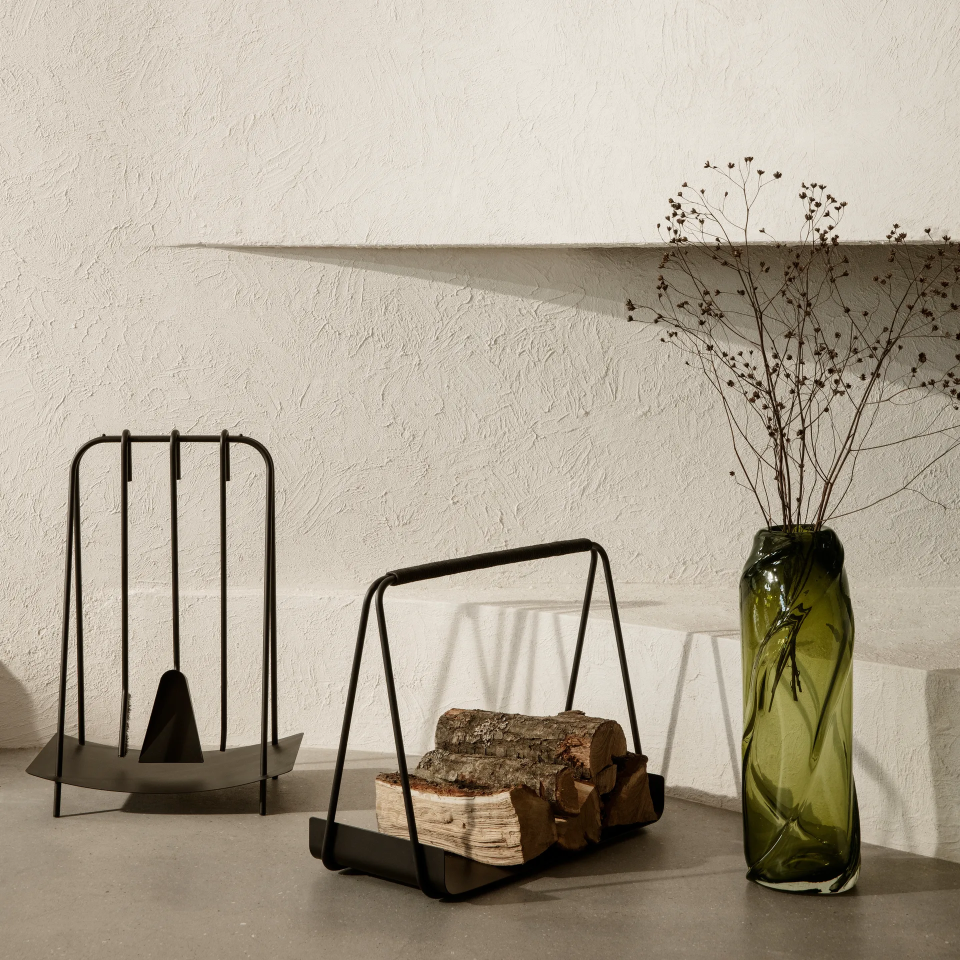 Cesta para leña Port, negro Ferm Living