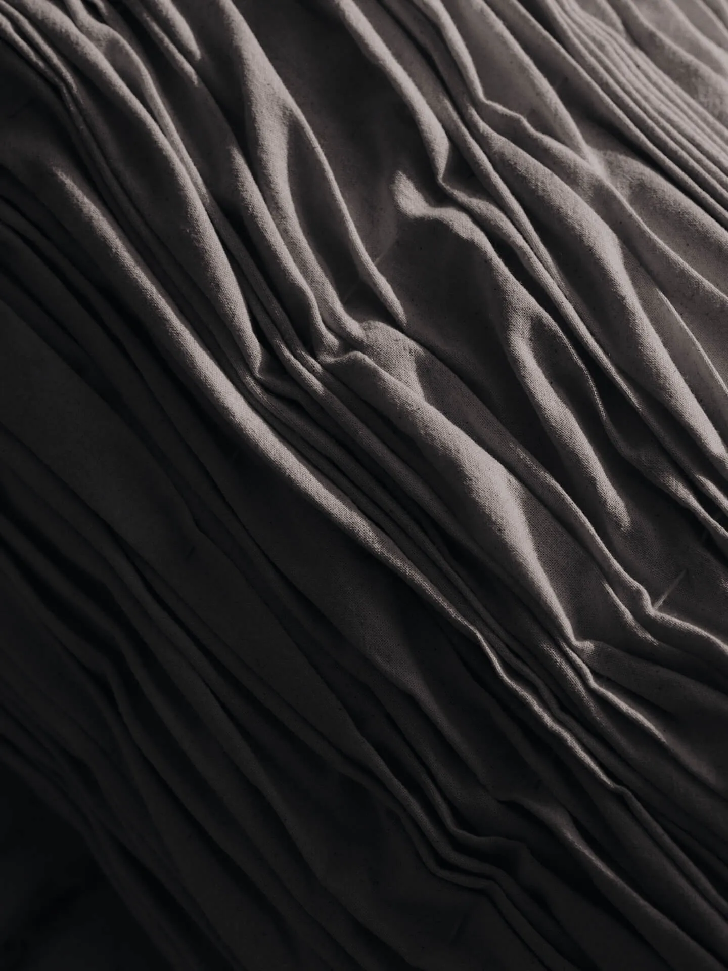 Cojín cilíndrico Falda smocked bolster, Undyed Ferm Living