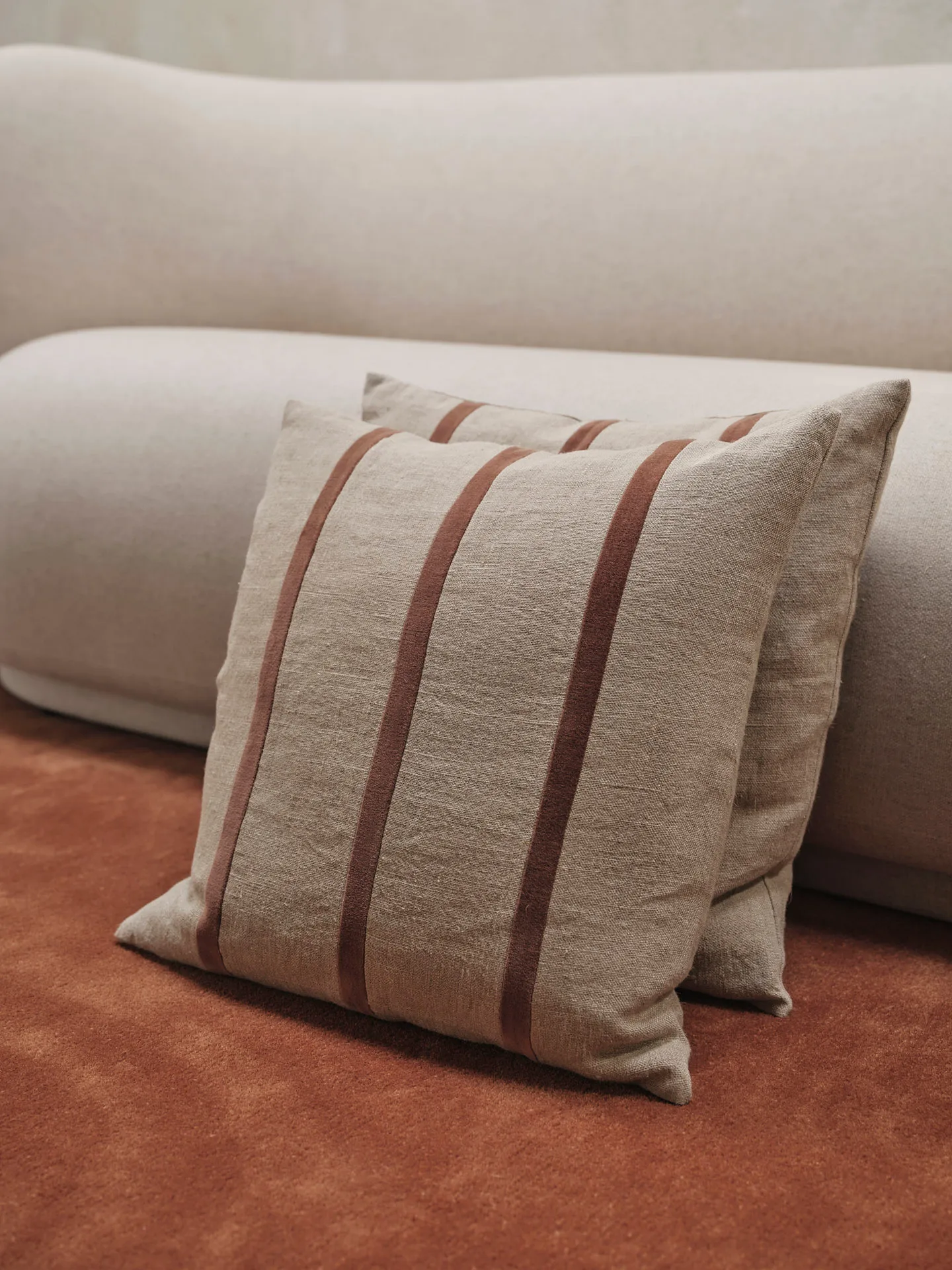 Cojín Senti Stripe 50x50 cm, Linen-carob brown Ferm Living