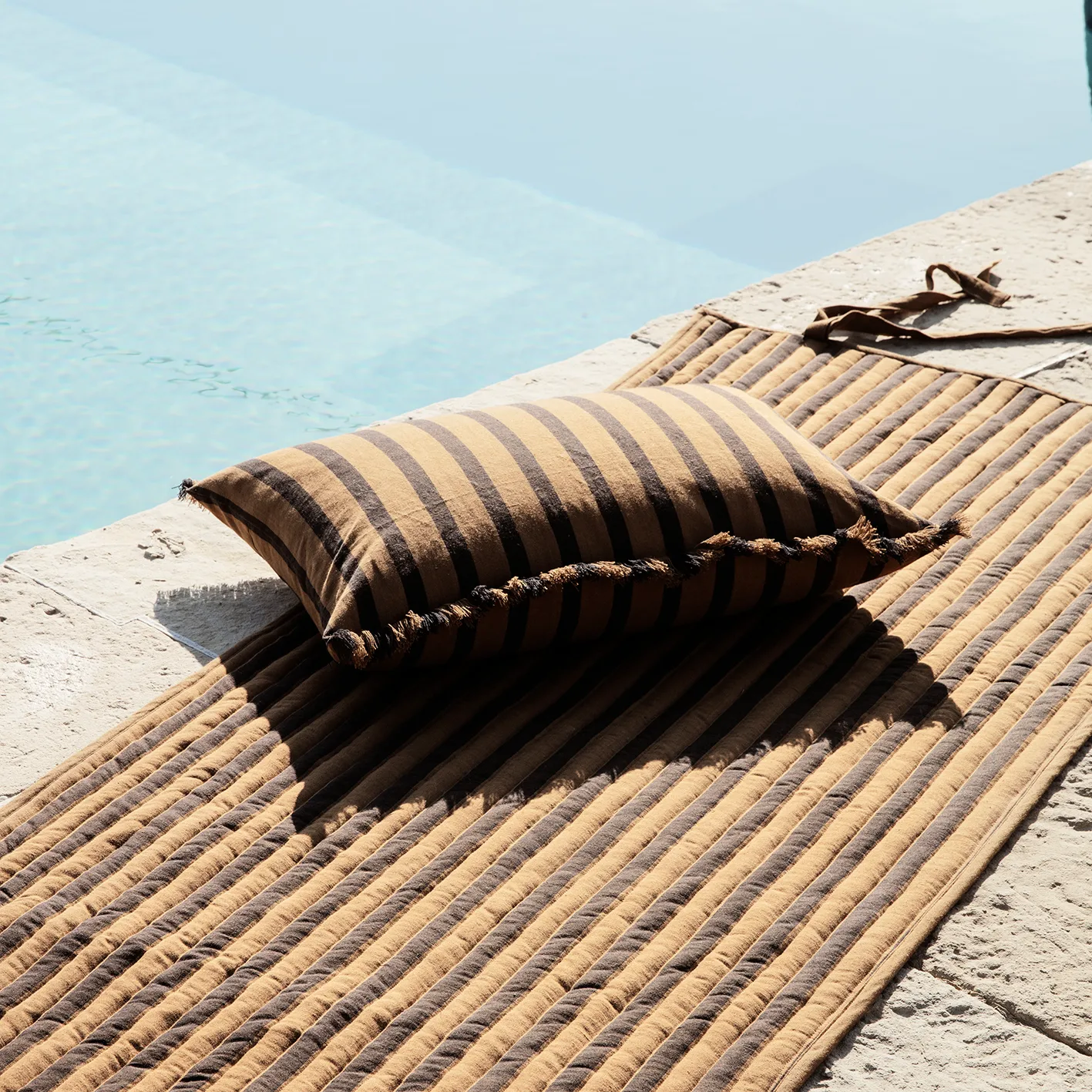 Cojín True 40 x 60 cm, Sugar-kelp black Ferm Living