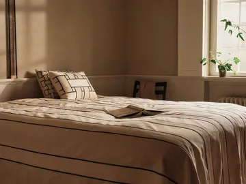 Colcha Twill - Off-white-black, 180x260 cm - Ferm Living