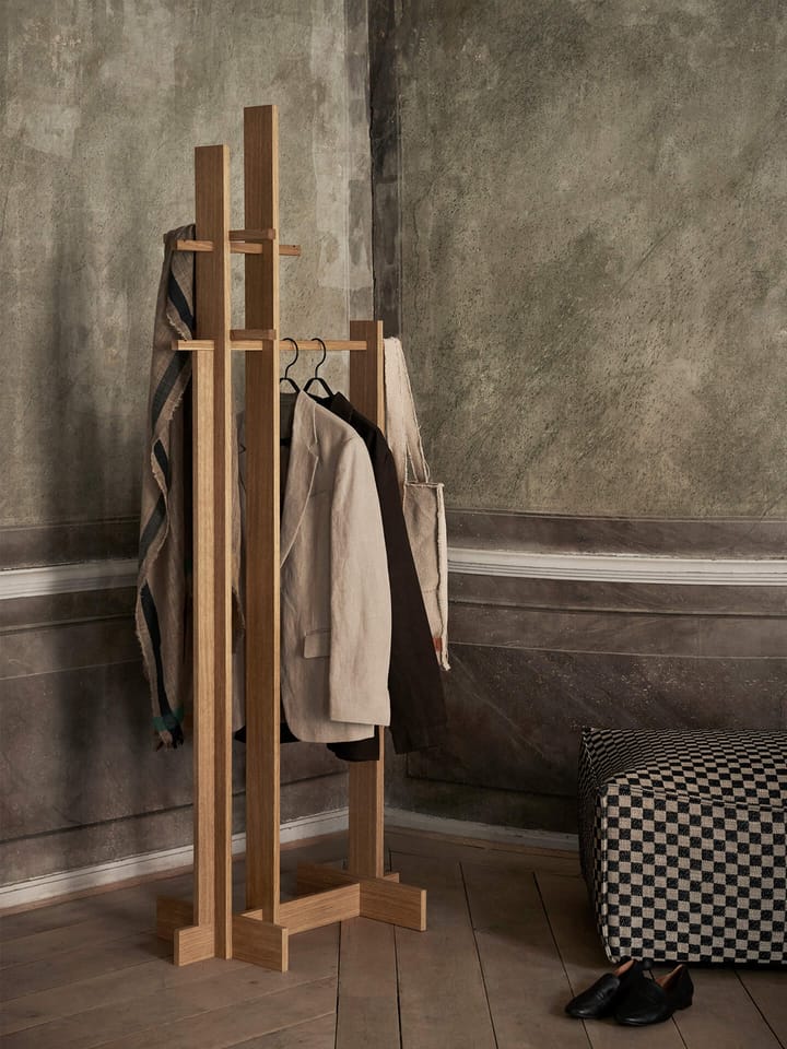 Colgador de ropa Bridge Clothes Stand, Roble aceitado Ferm Living