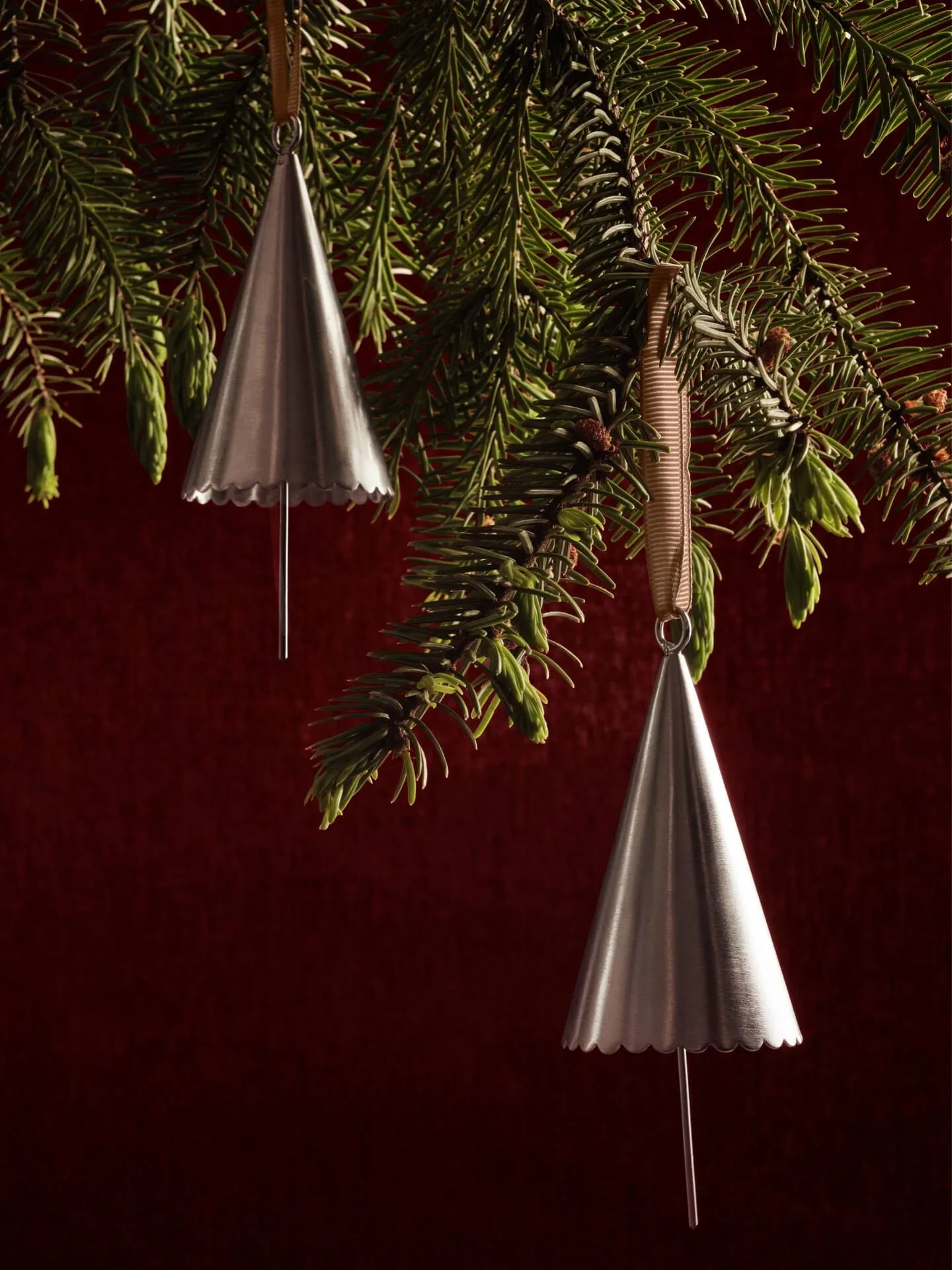 Colgante decorativo Cone bell, 2-pack, Plata Ferm Living