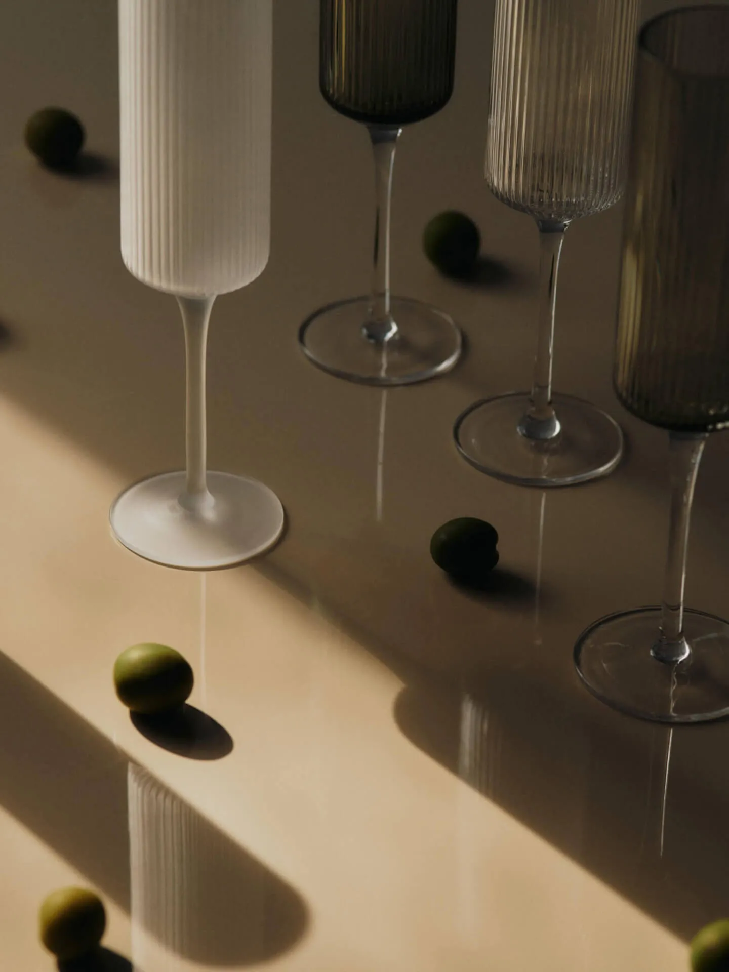 Copas de champán Ripple Champagne flutes 15 cl, 2-pack, Smoked Grey Ferm Living