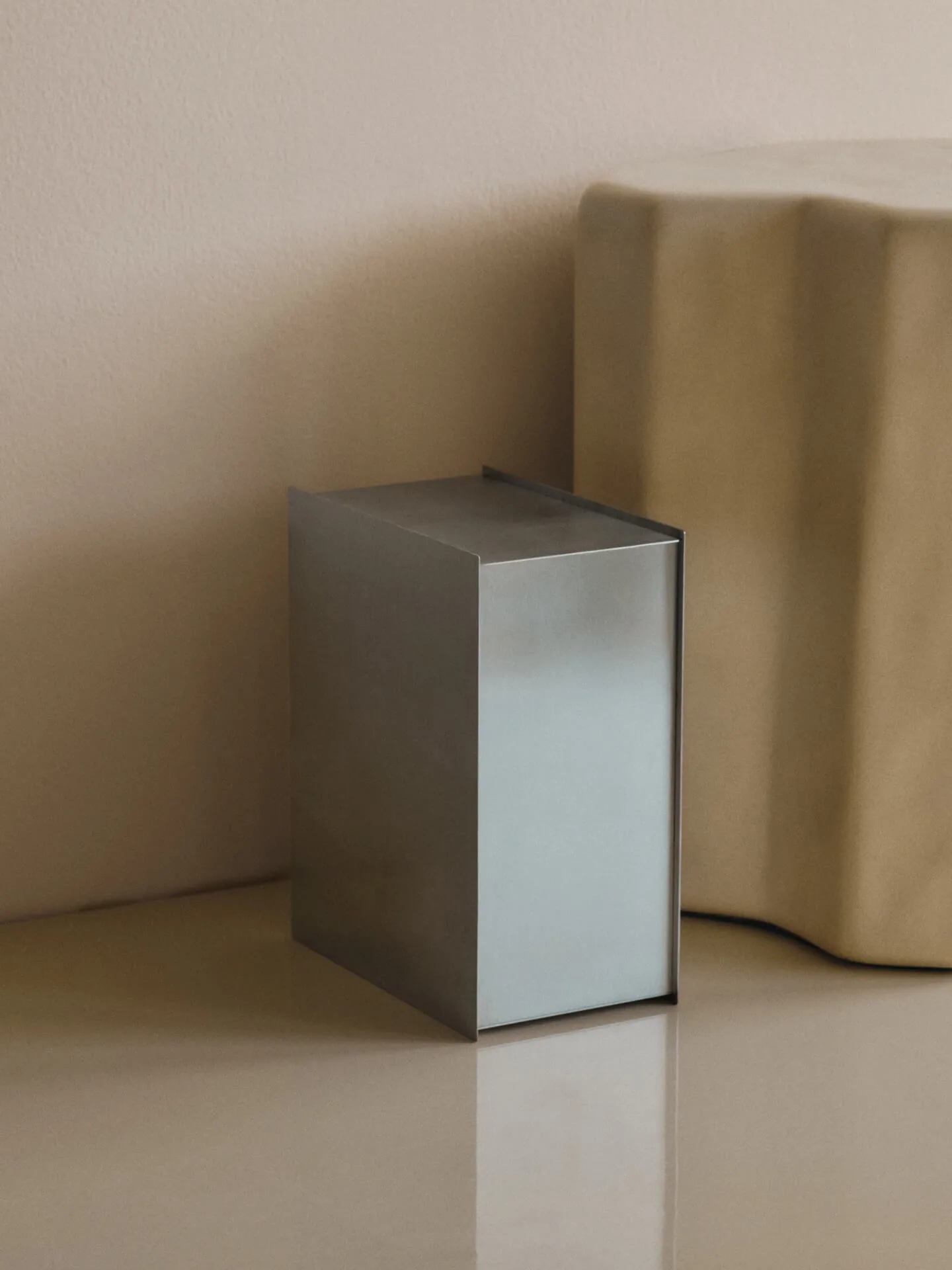 Cubo de basura Sama, Brushed stainless steel Ferm Living