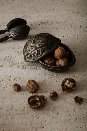 Cuenco de nueces con tapa Forest nut box 7,5 cm - latón antiguo - Ferm Living