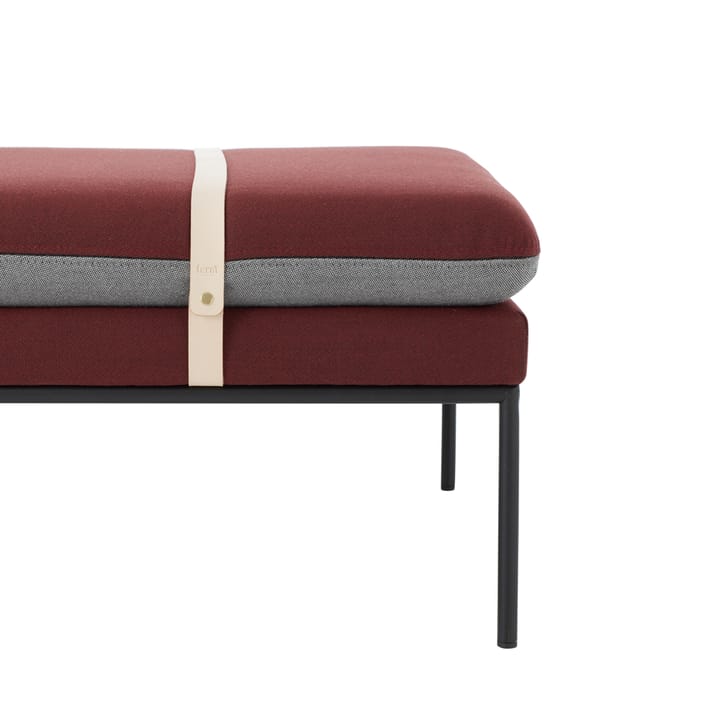 Diván Turn, Tela fiord by kvadrat dark blue, base negra Ferm Living