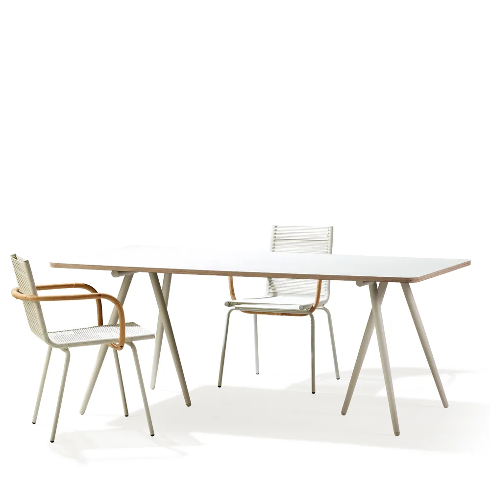 Diván Turn, Tela fiord by kvadrat dark grey, base negra Ferm Living