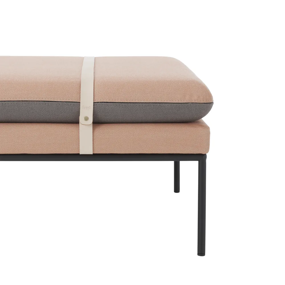 Diván Turn, Tela fiord by kvadrat rust, base negra Ferm Living