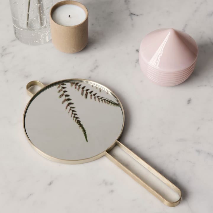 Espejo de mano Poise, latón Ferm Living