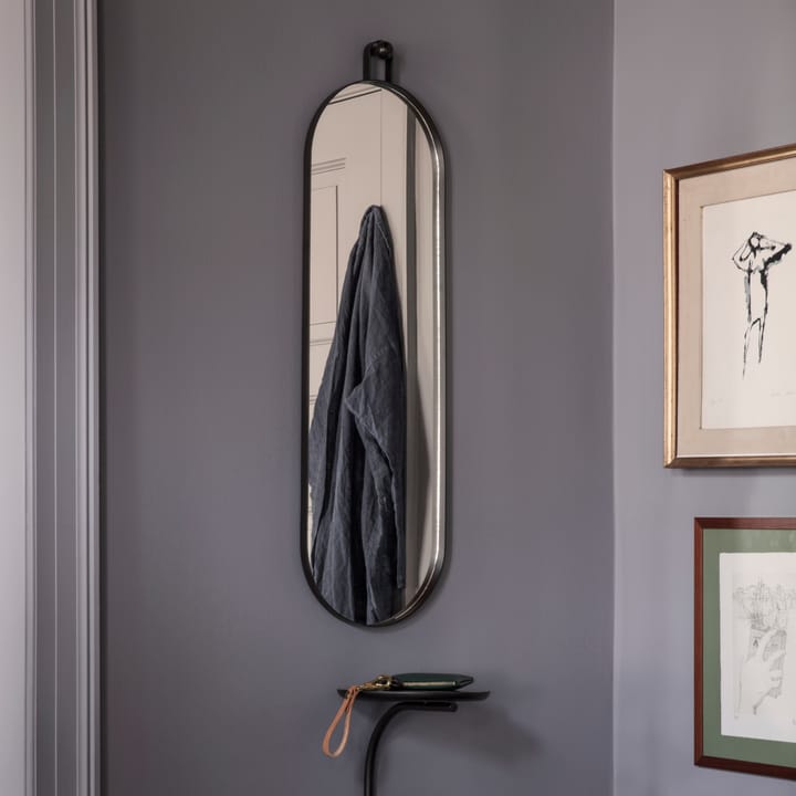Espejo Poise ovalado, negro Ferm Living