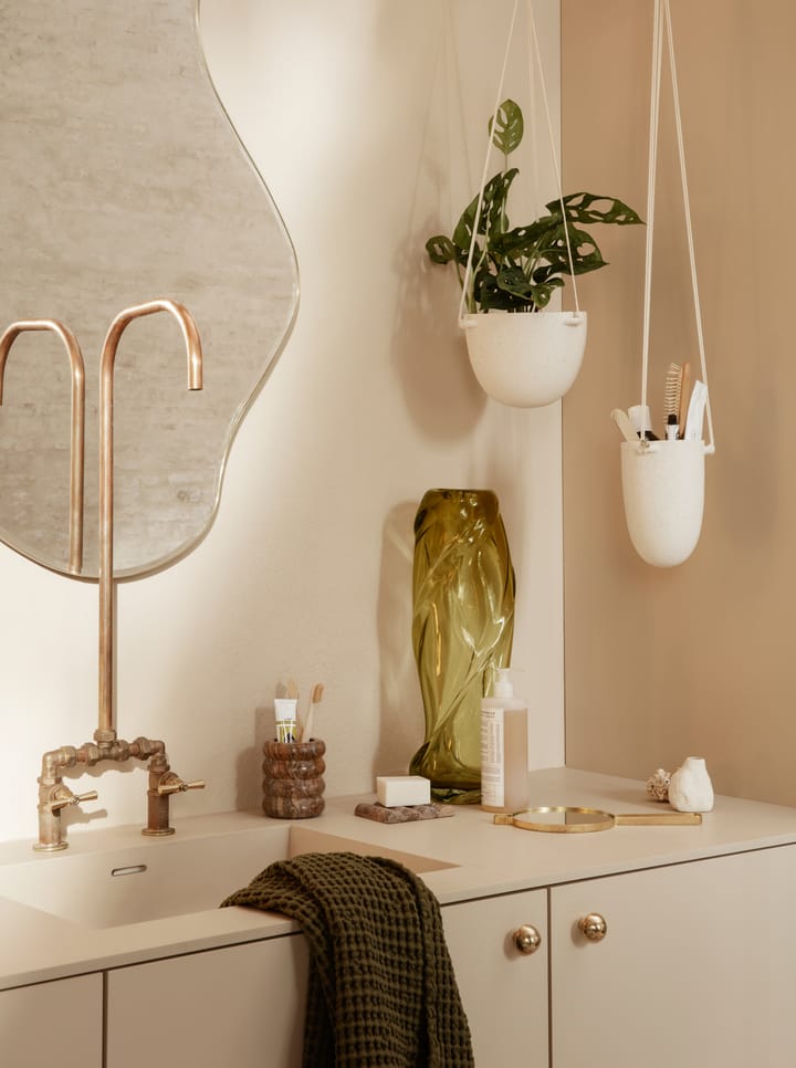 Espejo Pond large, Dark chrome Ferm Living
