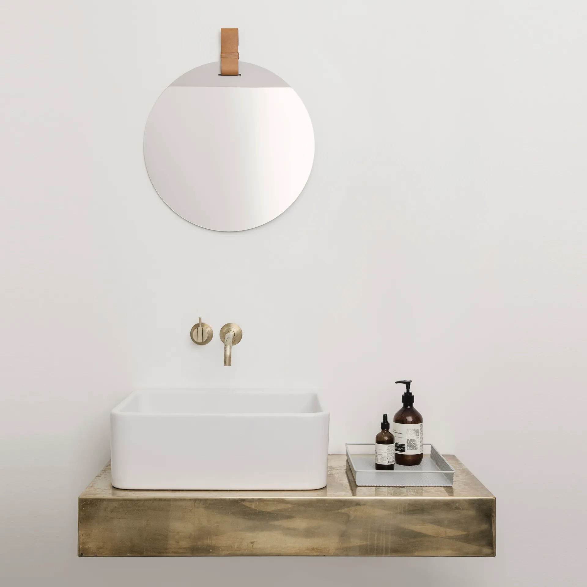 Espejo redondo Enter, grande Ferm Living