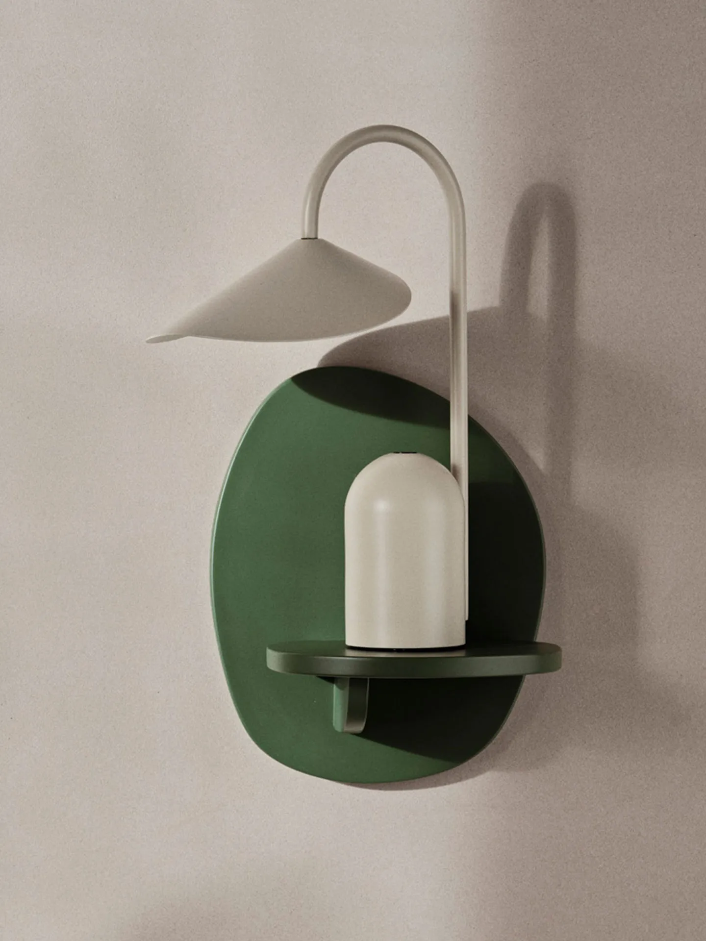 Estantería de pared Pilu 25 cm, Verdant Green Ferm Living