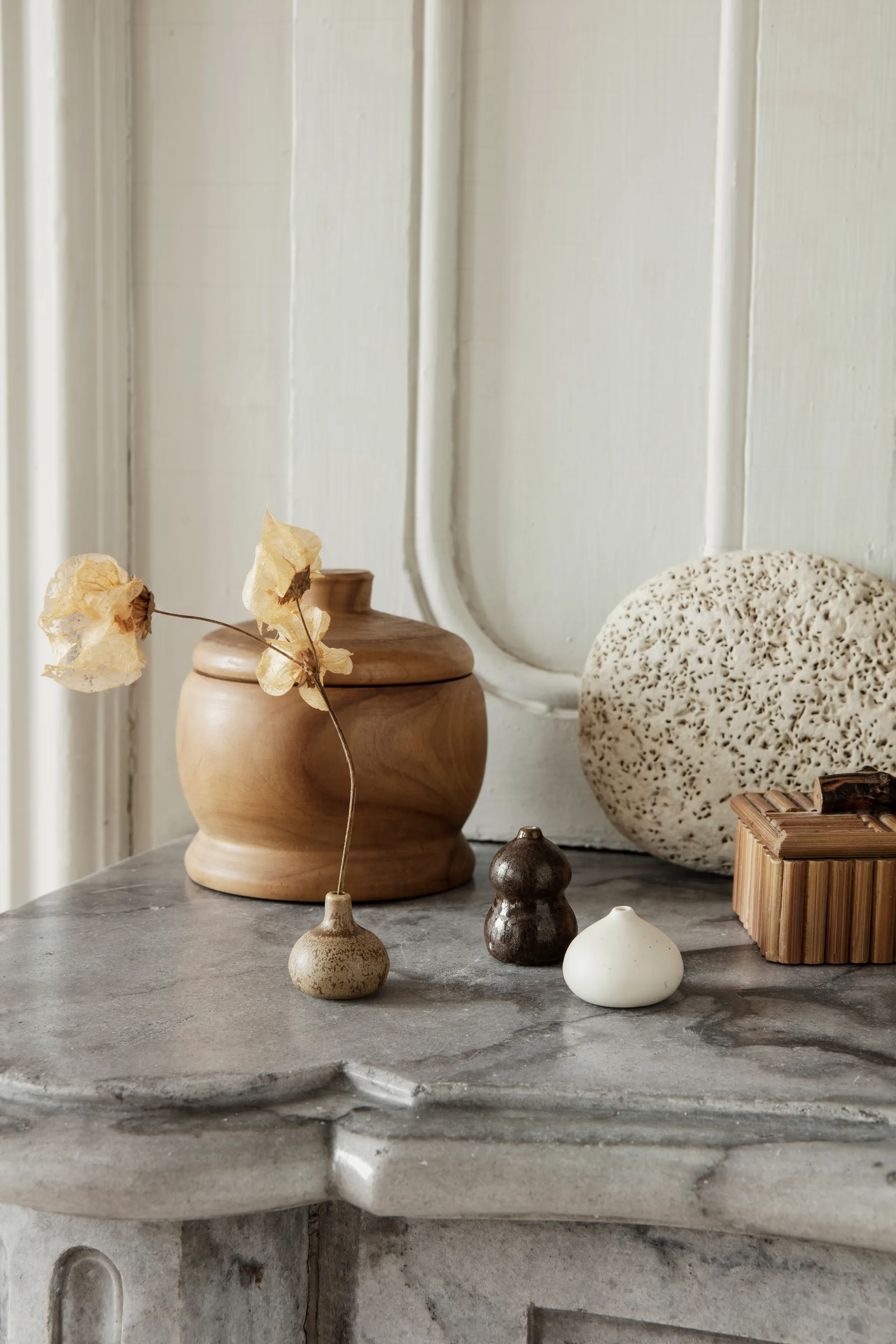 Florero Komo mini set de 3, Brown-white Ferm Living