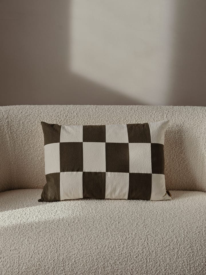 Funda de cojín Fold patchwork 40x60 cm, Dark Olive -undyed Ferm Living