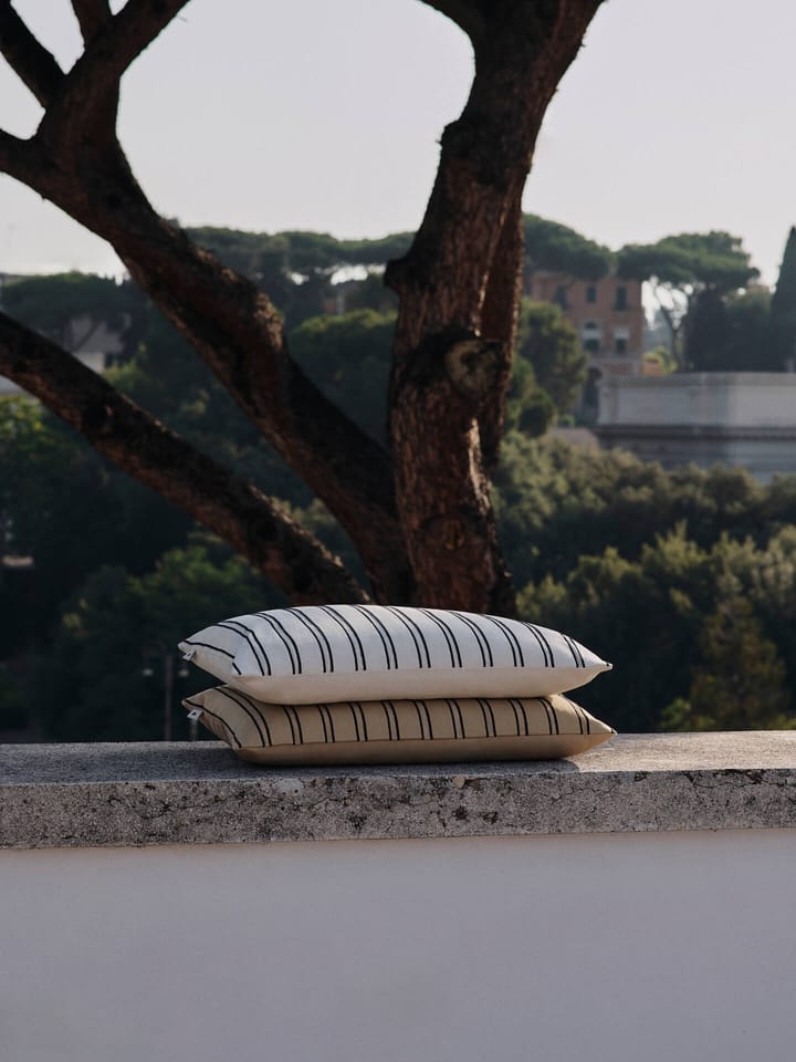 Funda de cojín Twill  40x60 cm, Off-white-black Ferm Living