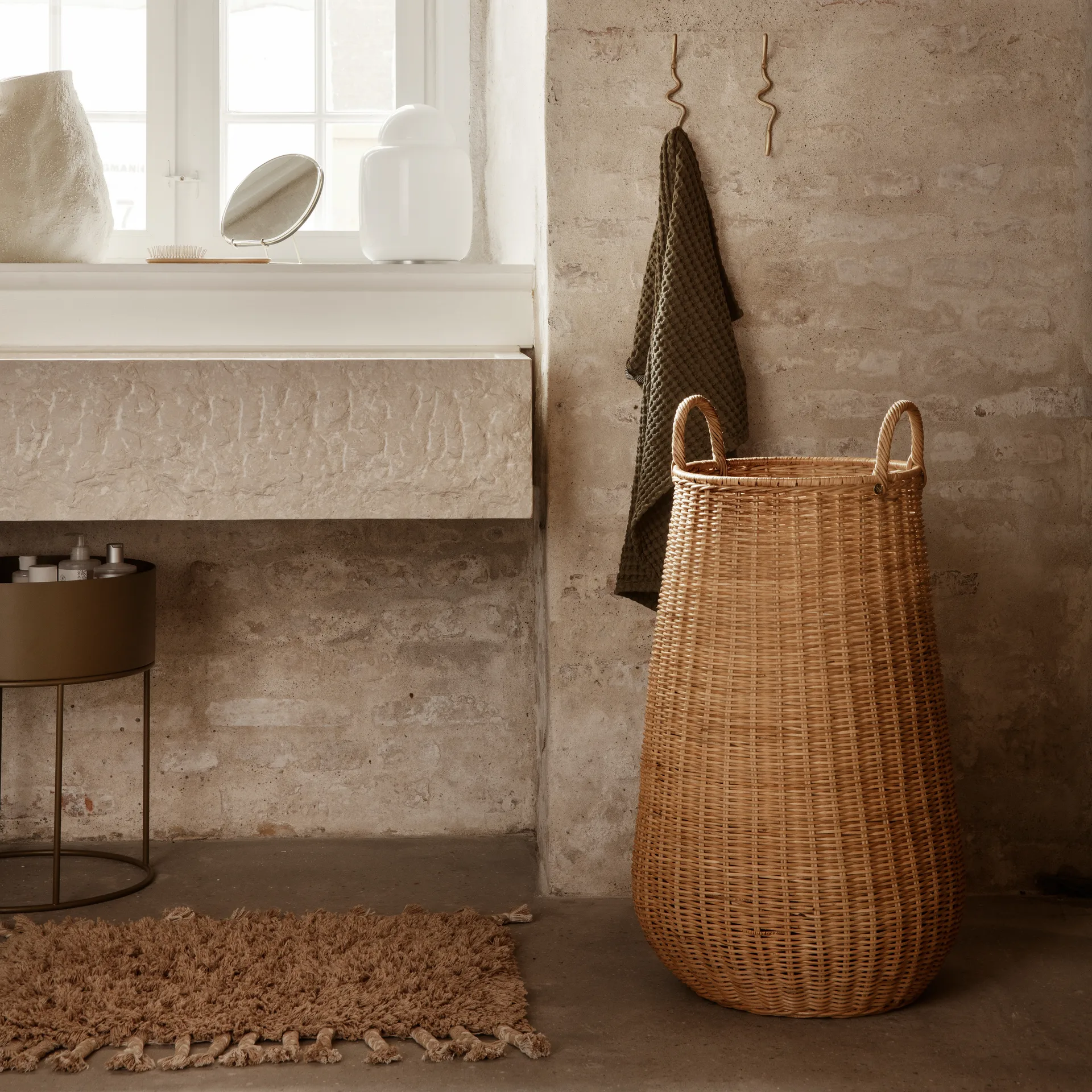 Gancho Curvature sencillo, latón Ferm Living