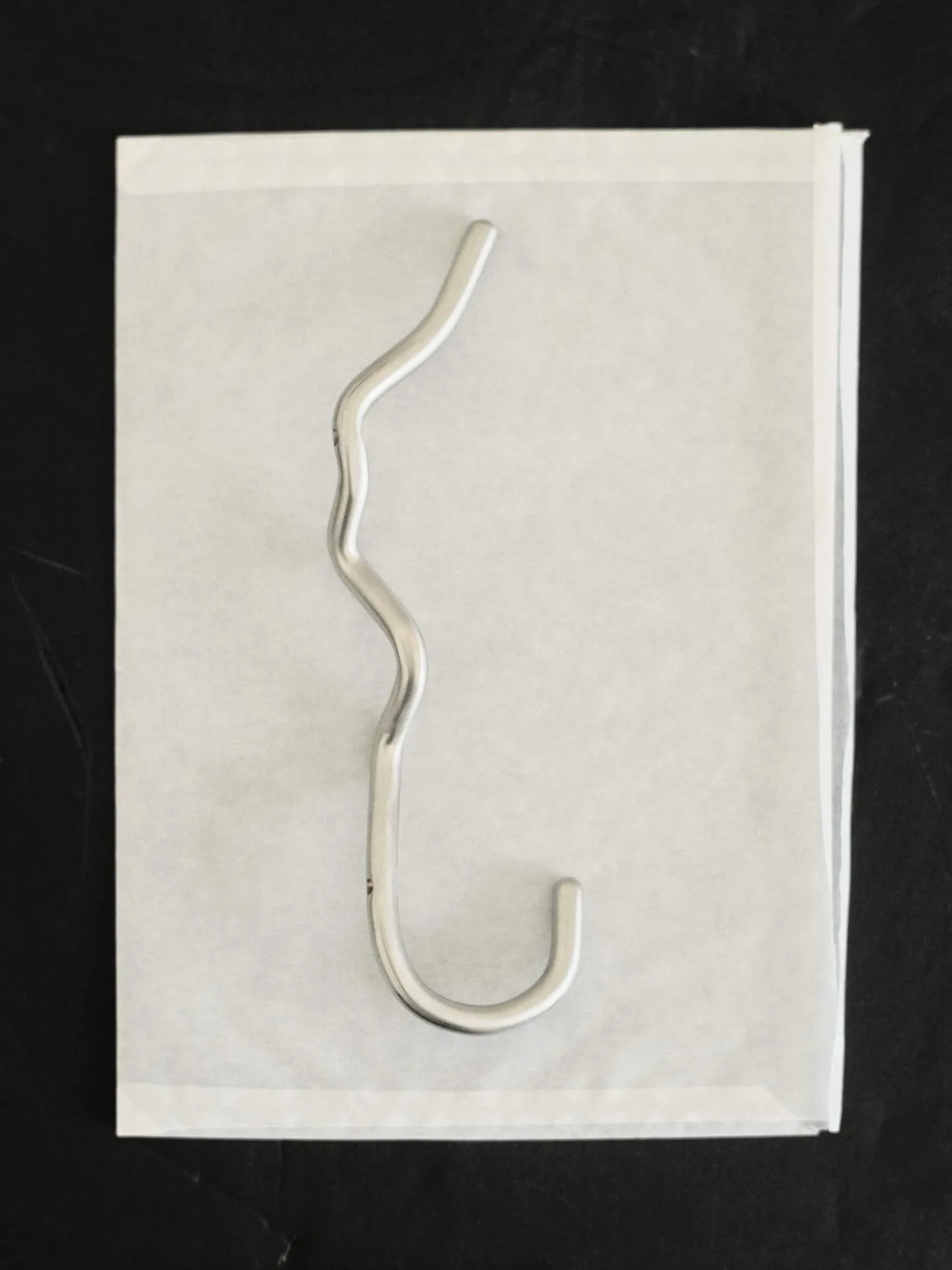 Gancho Curvature sencillo, Stainless steel Ferm Living