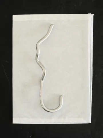 Gancho Curvature sencillo - Stainless steel - Ferm Living
