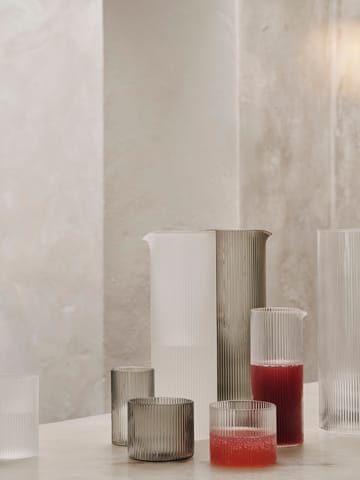 Jarra de agua Ripple 1,12 L - Frosted - Ferm Living