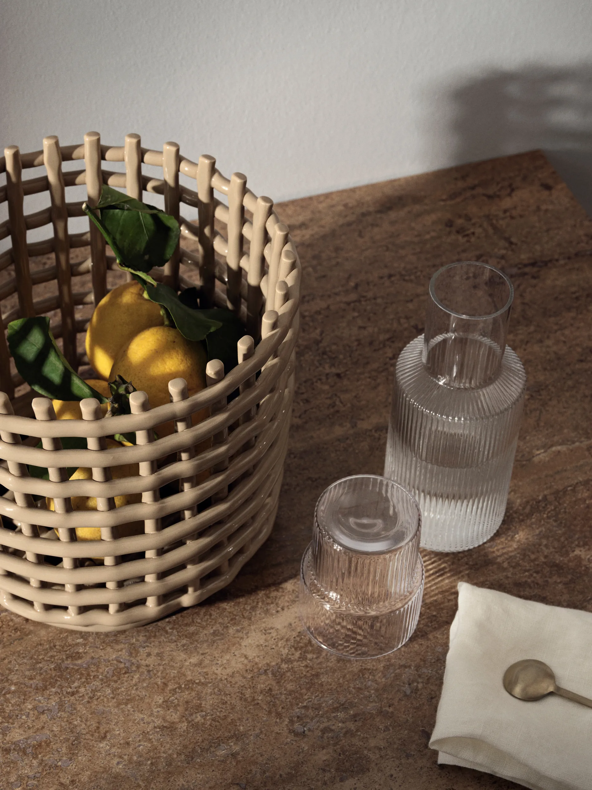 Jarra y vaso Ripple 17 piezas - Transparente Ferm Living