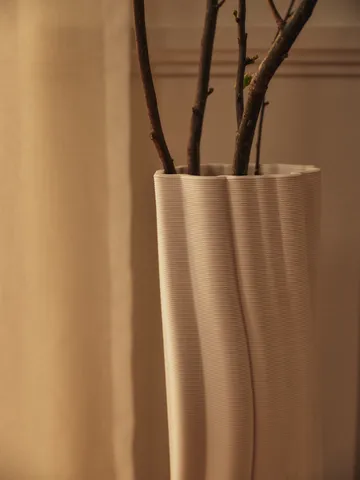 Jarrón de suelo Rylith - Off-white, 70 cm - Ferm Living