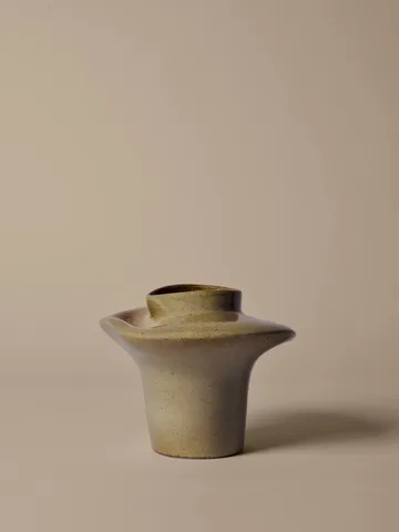 Jarrón Evio - Elm green, Ø25 × 22 cm - Ferm Living