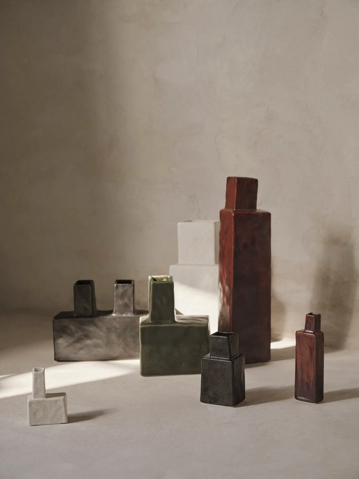 Jarrón Koa H17, Black Ferm Living