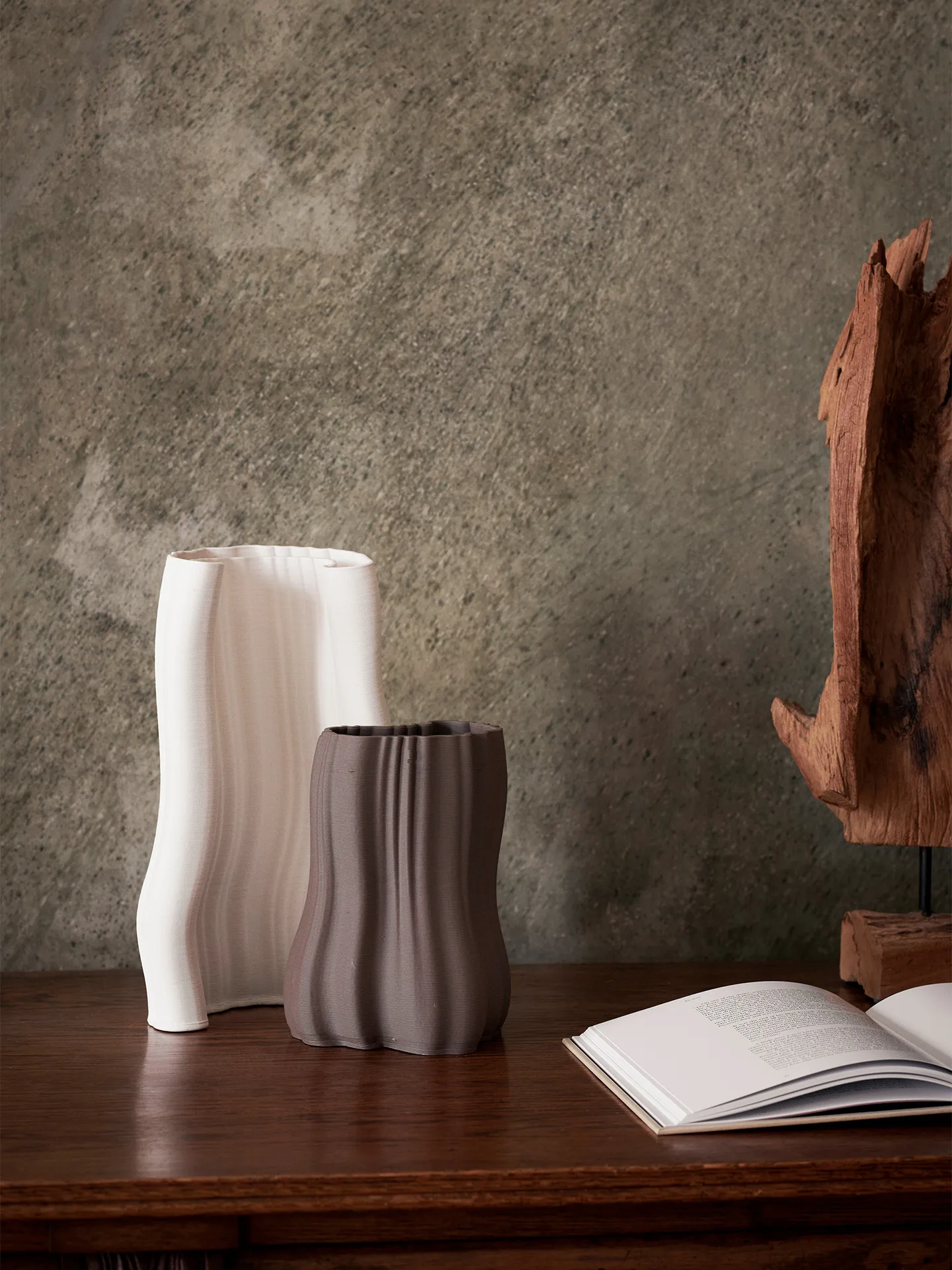 Jarrón Moire 20 cm, Antracita Ferm Living