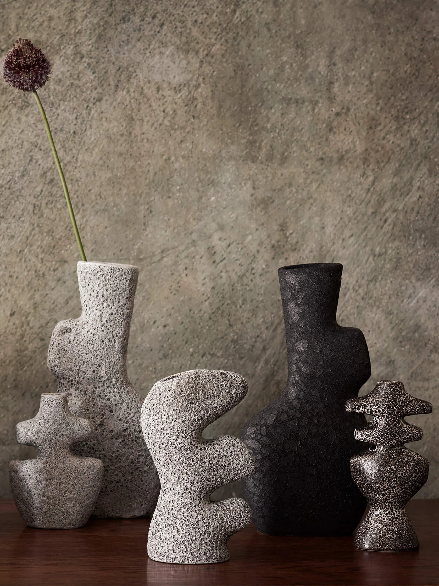 Jarrón Yara small, Pumice gris Ferm Living