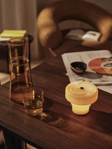 Lámpara de mesa portátil Ripple 10 cm - Oat - Ferm Living