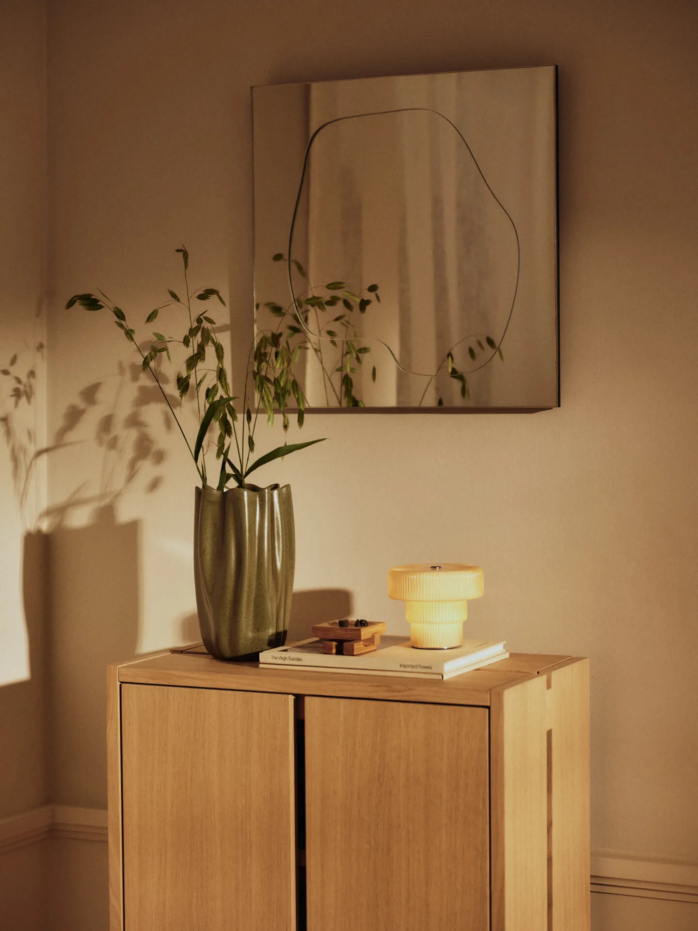 Lámpara de mesa portátil Ripple, Oat, 10 cm Ferm Living