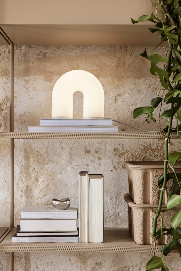 Lámpara de mesa Vuelta, Blanco Ferm Living