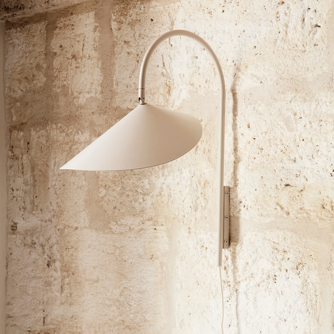 Lámpara de pared Arum, Cashmere Ferm Living
