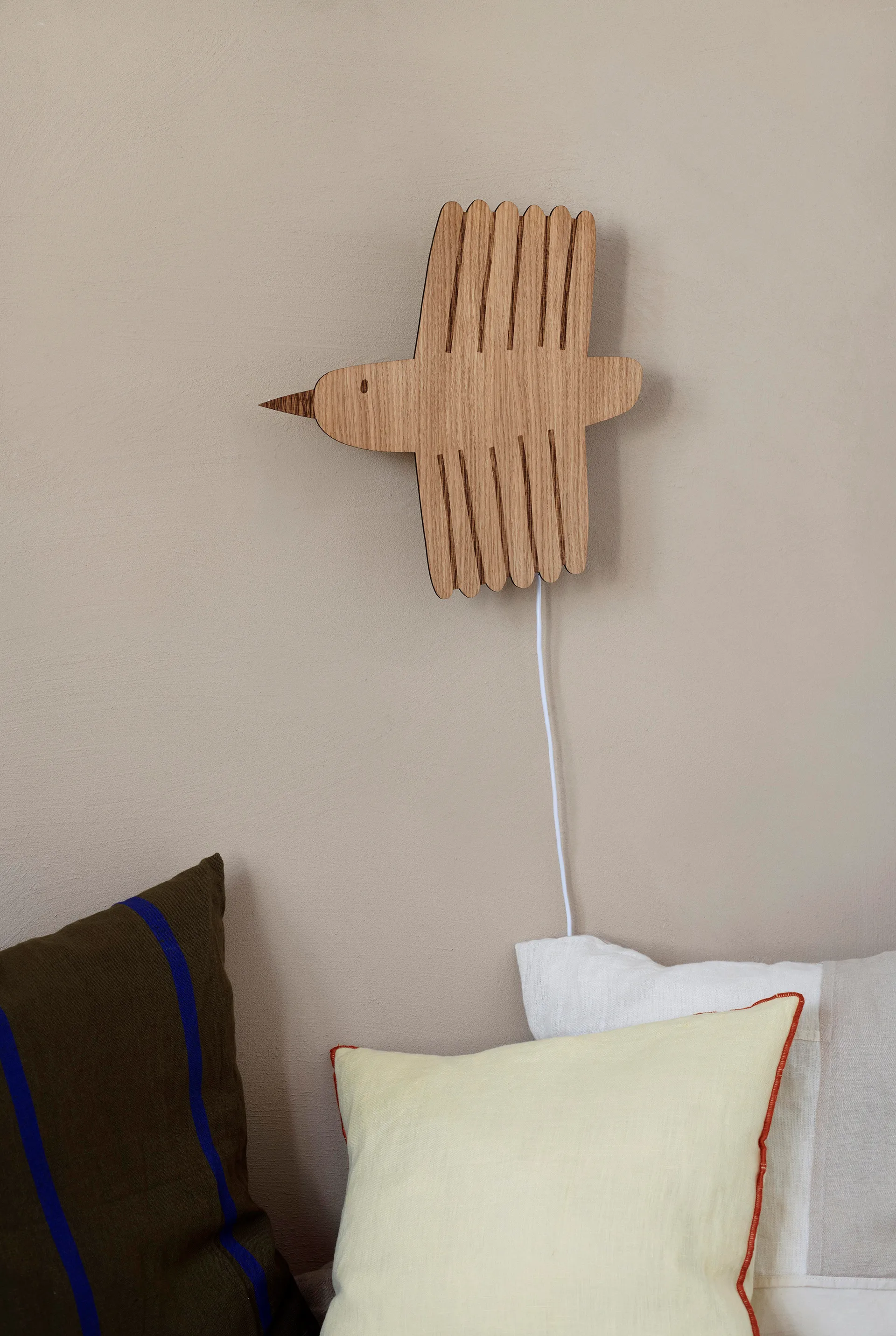 Lámpara de pared Bird, roble aceitado Ferm Living