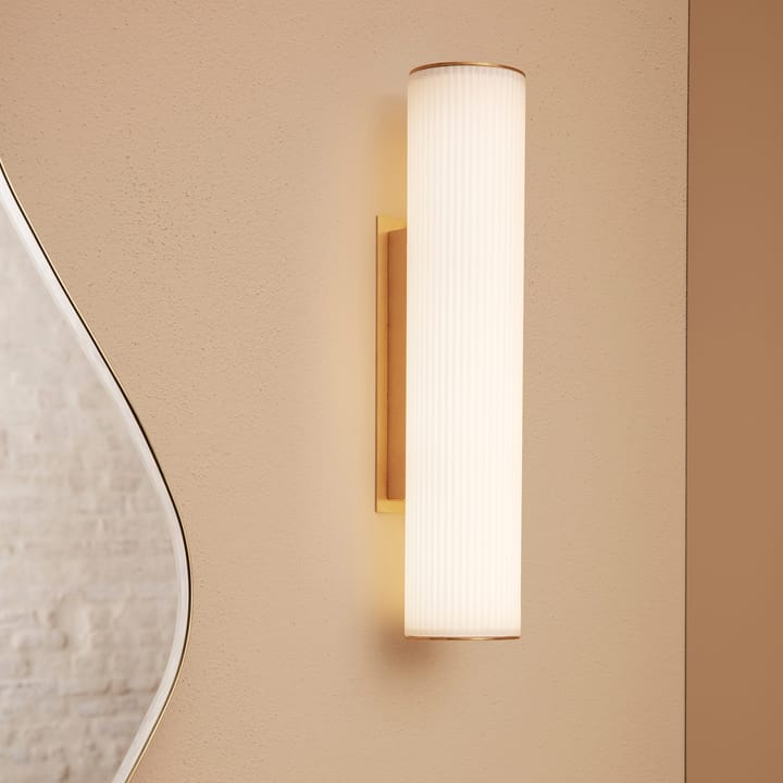 Lámpara de pared Vuelta 40 cm, blanco-latón Ferm Living