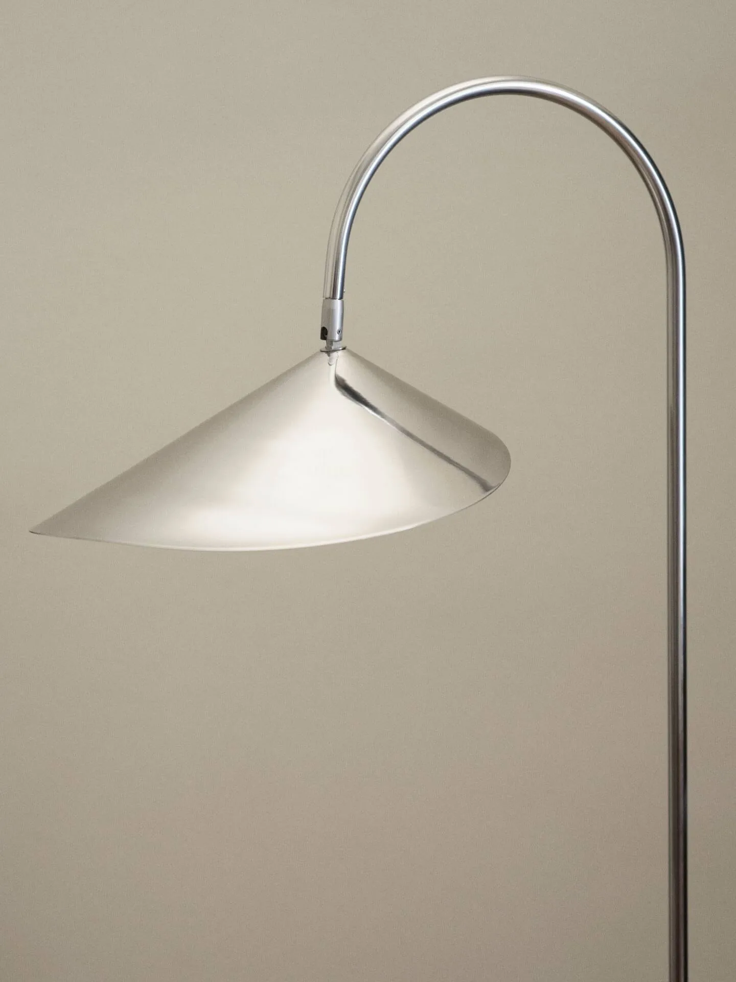 Lámpara de pie Arum, Stainless steel Ferm Living