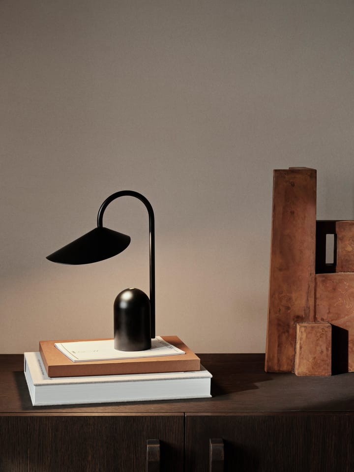 Lámpara portátil Arum, Black Ferm Living