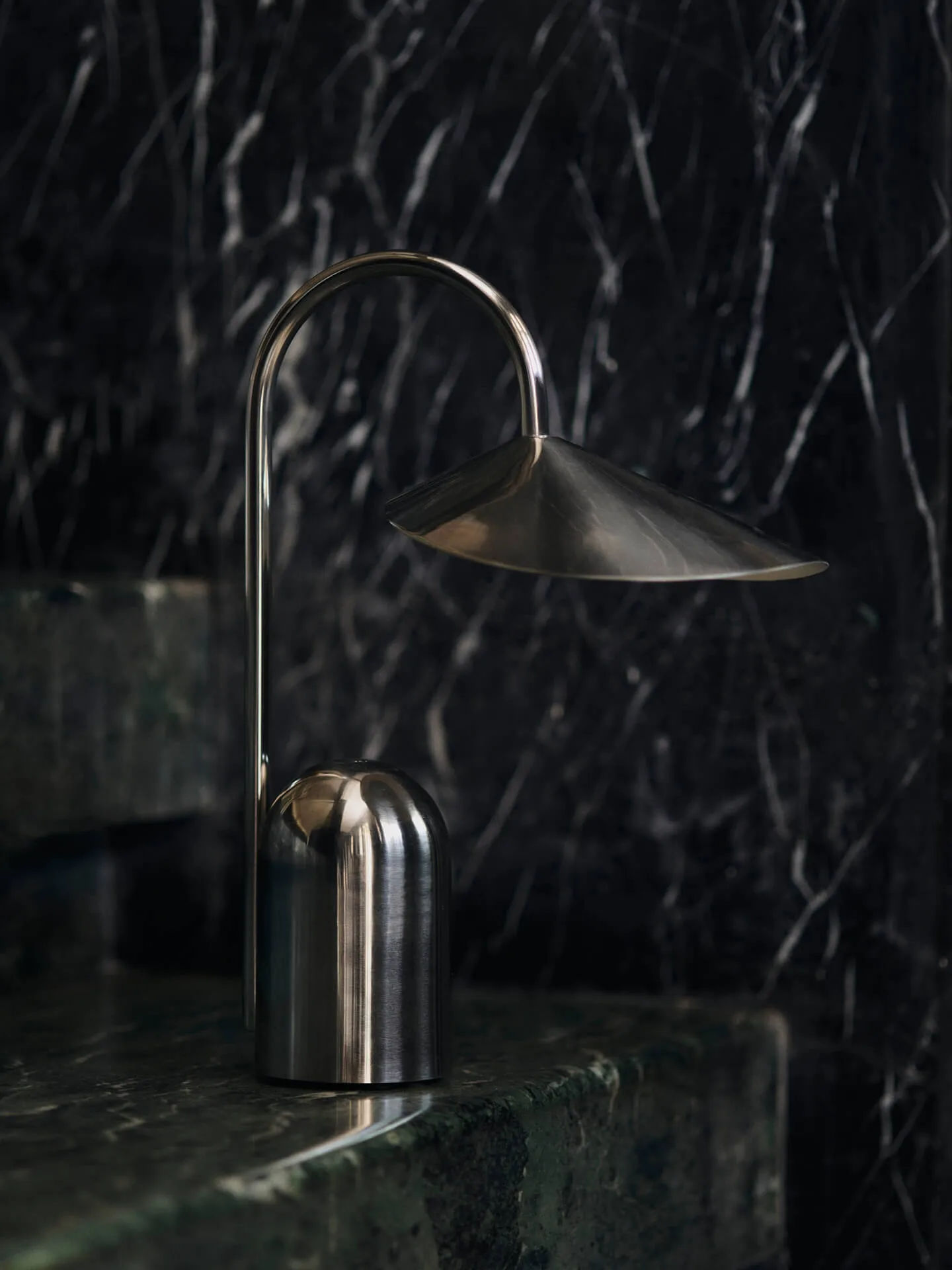 Lámpara portátil Arum, Stainless steel Ferm Living