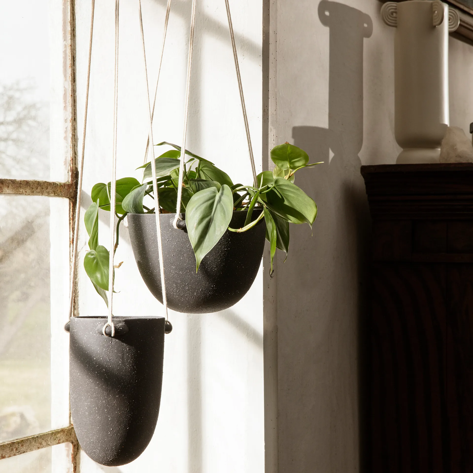 Maceta colgante Speckle Ø20,5 cm, Dark grey Ferm Living